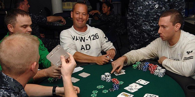 Cách chơi Poker hay từ chuyên gia